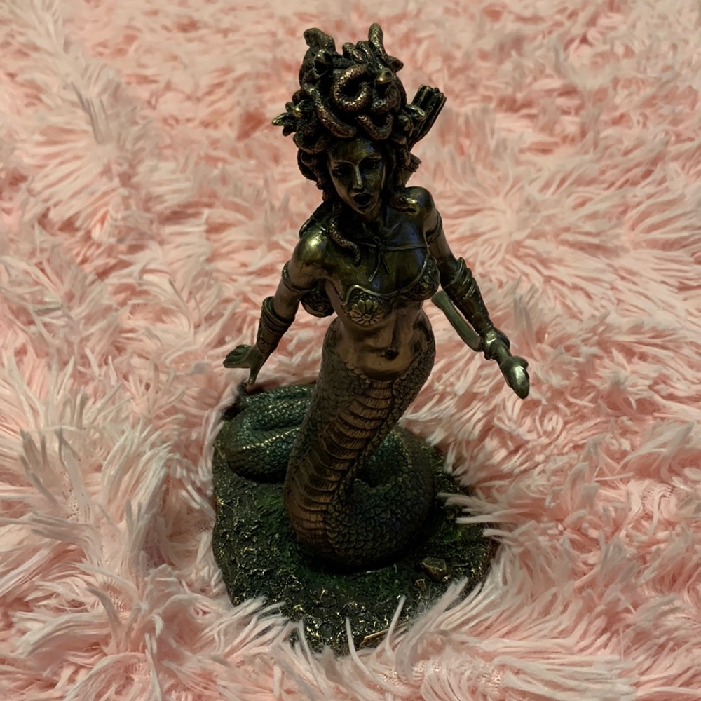 Medusa greek mythology gorgon decorative sculpture